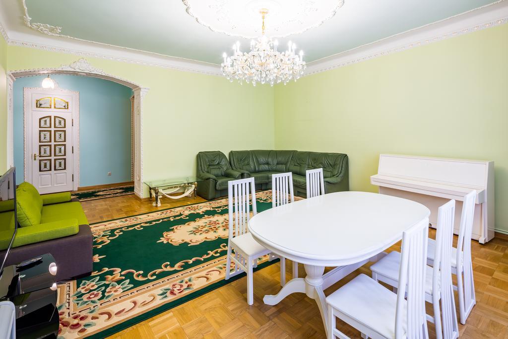 Do Lvova Central Apartments Luaran gambar